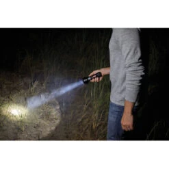 Torcia | BatteryGuard 750 Lumen -Esploratori Outdoor coleman batteryguard torcia 750 lumen 1